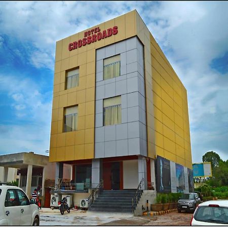 Hotel Cross Road By Wb Inn Unnao Ngoại thất bức ảnh
