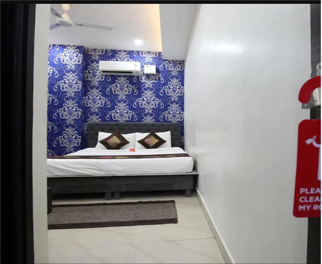 Hotel Cross Road By Wb Inn Unnao Ngoại thất bức ảnh