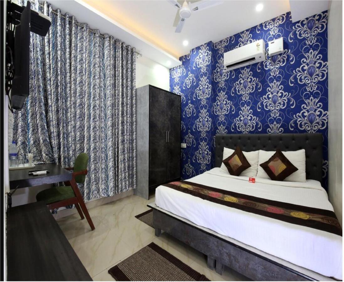 Hotel Cross Road By Wb Inn Unnao Ngoại thất bức ảnh
